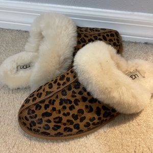Ugg slippers leopard